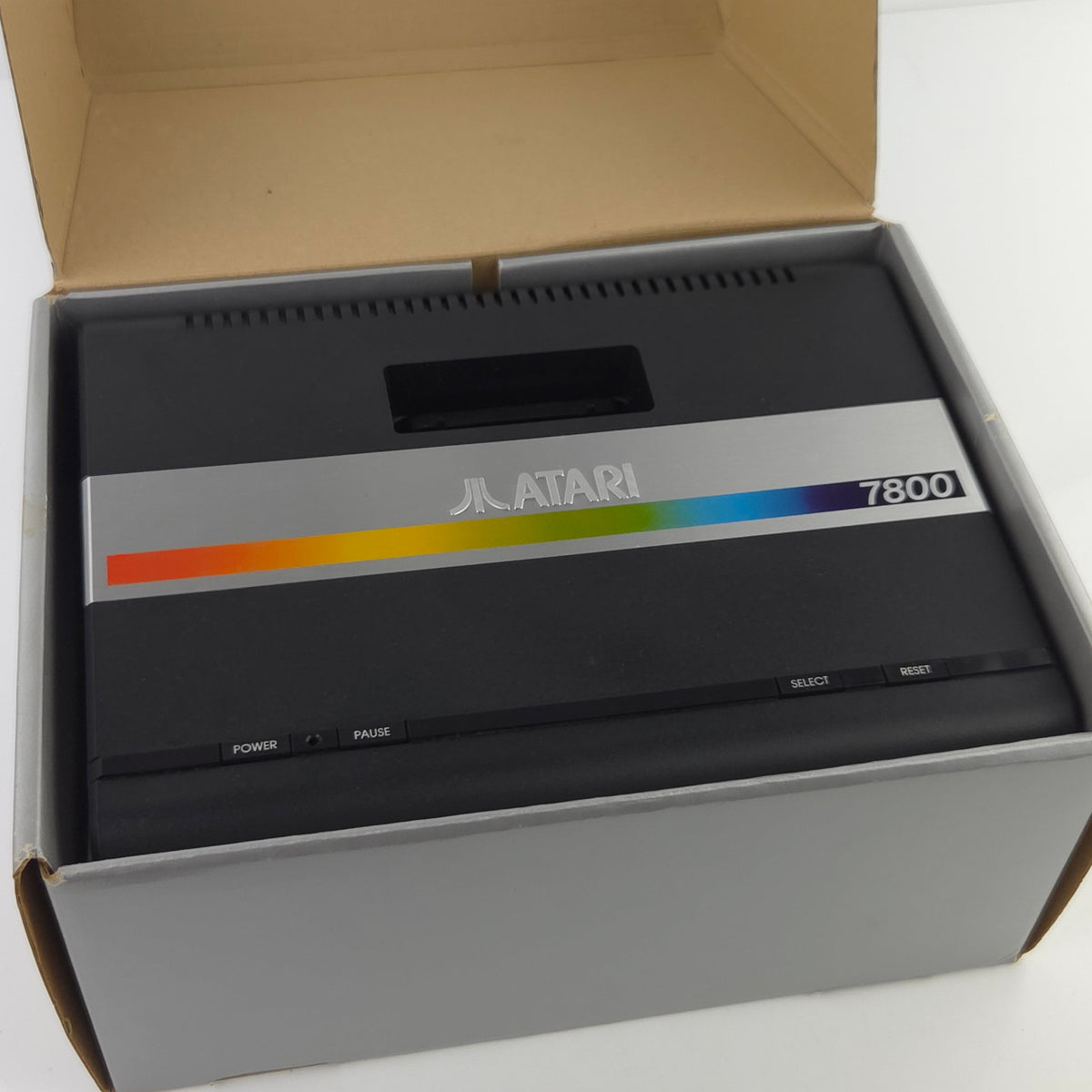 Atari 7800 Konsole in OVP mit 2 Controller PAL EUR