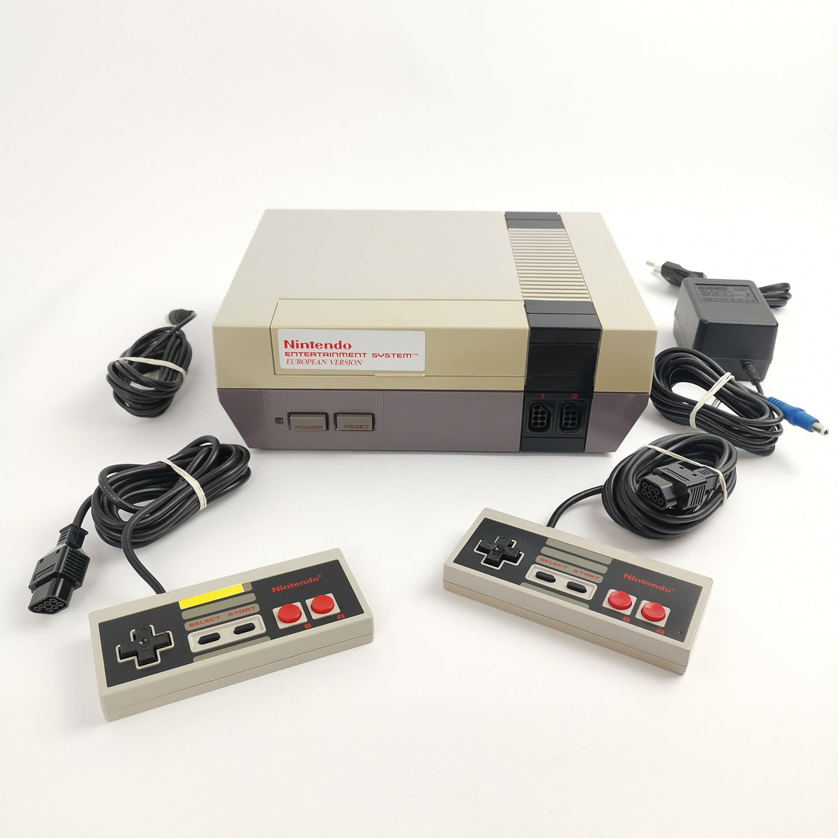 Nintendo Entertainment System Konsole NES 2 Controller PAL