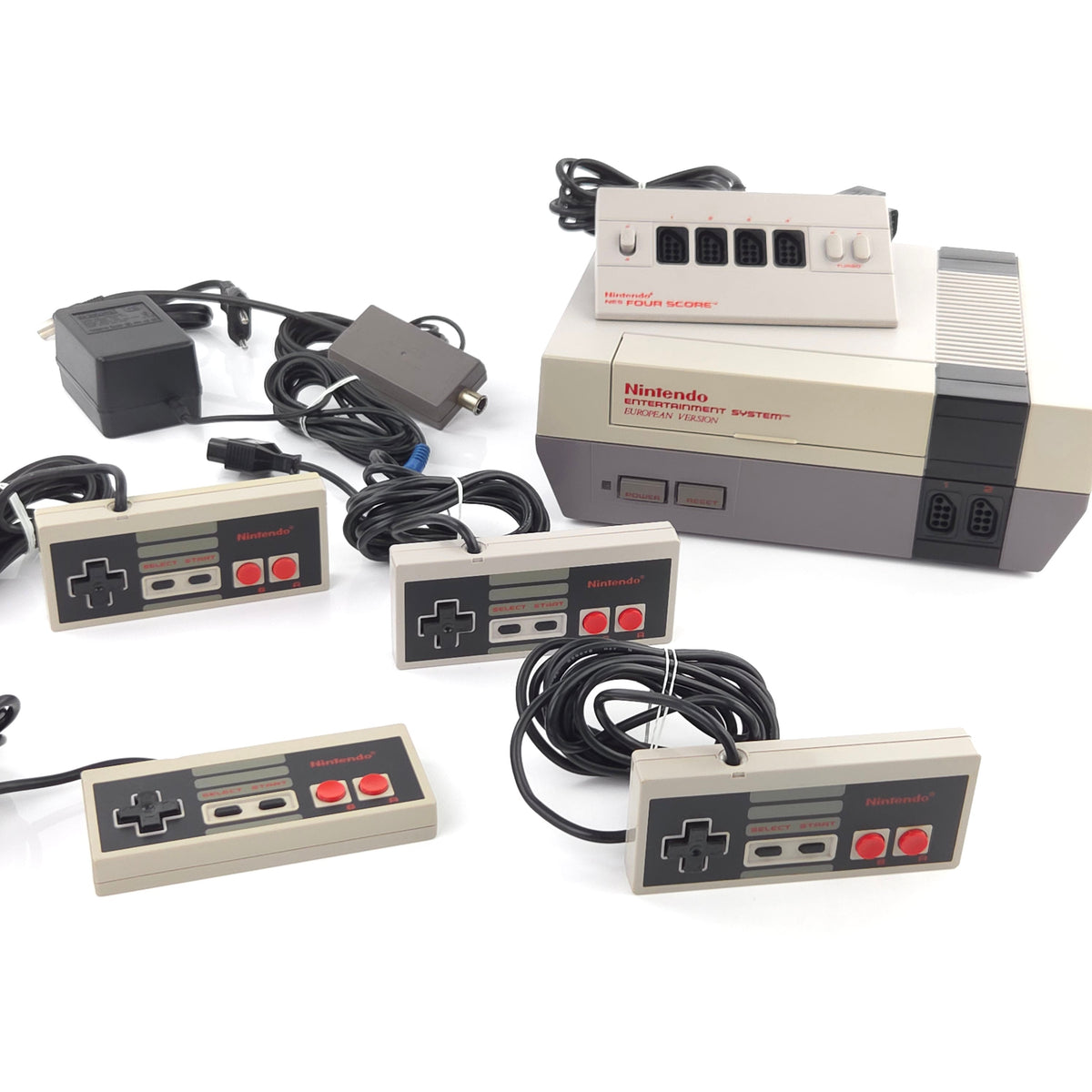Nintendo NES Konsole Four Player Set mit 4 Controllern PAL