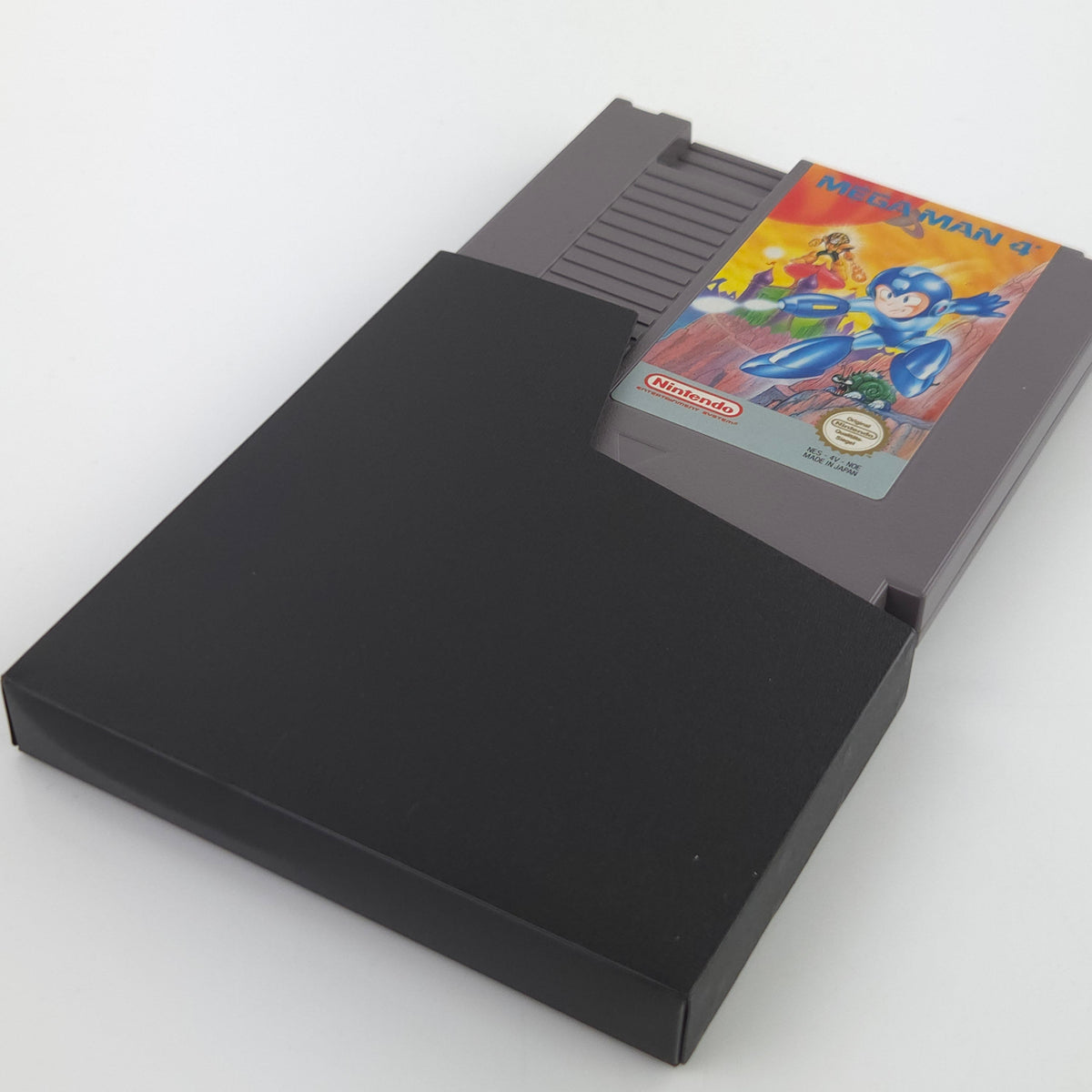 NES Spiel Mega Man 4 Modul Schuber PAL NOE Sehr gut