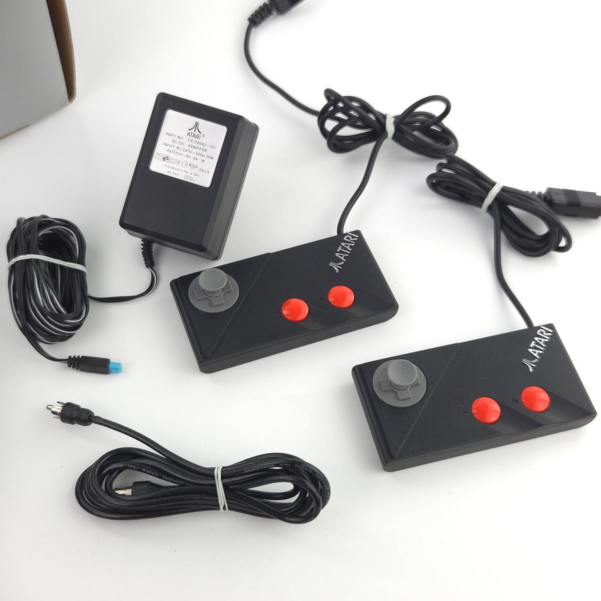 Atari 7800 Konsole in OVP mit 2 Controller PAL EUR