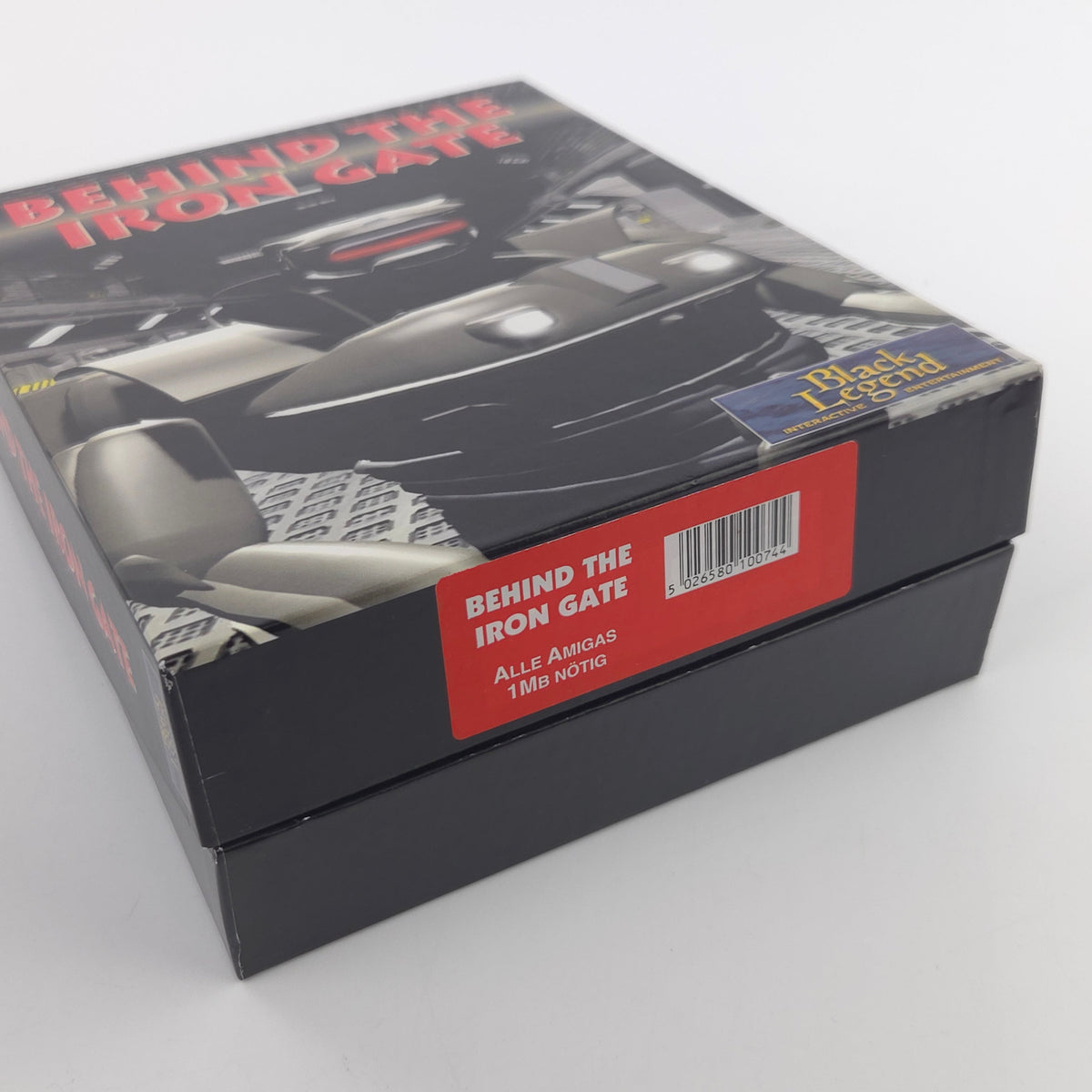 Amiga Spiel Behind the Iron Gate Big Box OVP PAL Diskette