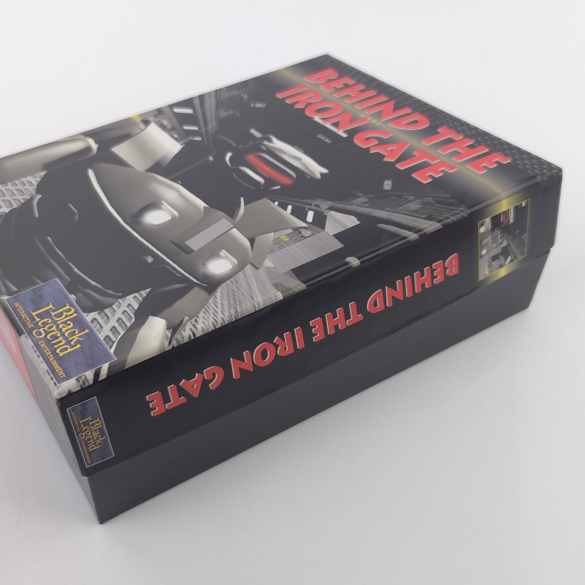 Amiga Spiel Behind the Iron Gate Big Box OVP PAL Diskette