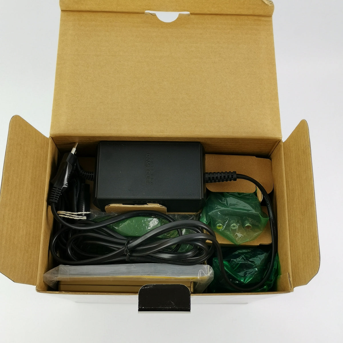 Nintendo Gamecube Konsole – Iced Cube Zelda Mod 4 Wavebirds